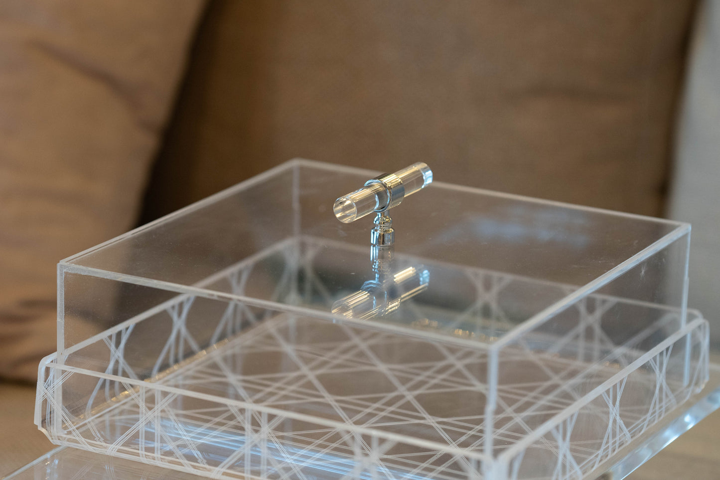 Cannè plexiglass tray with cover