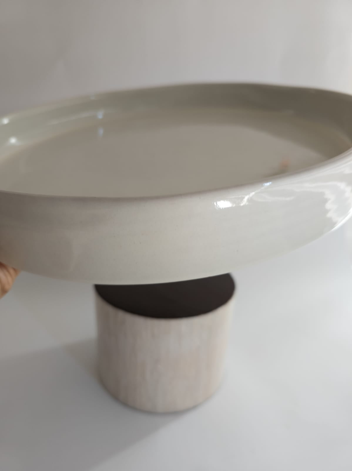 Mother of pearl food riser