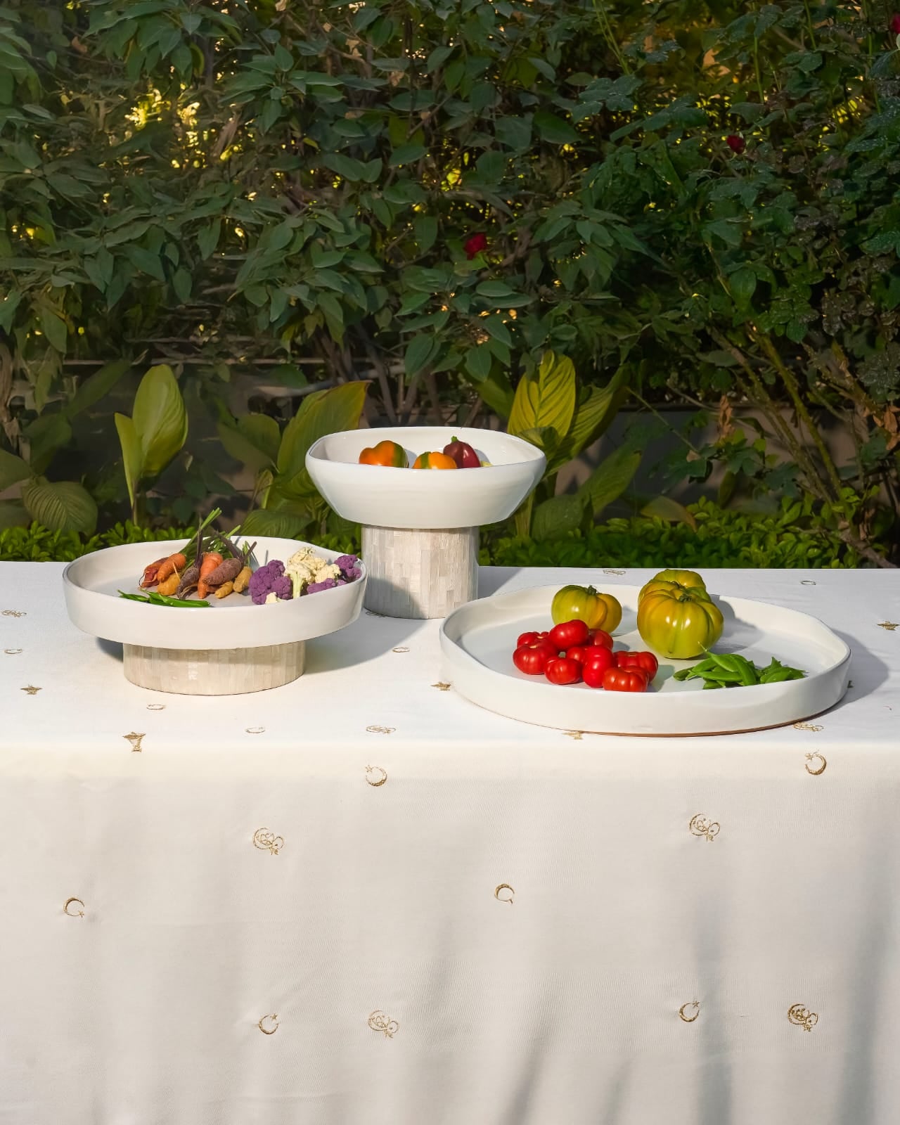 Mother of pearl food riser