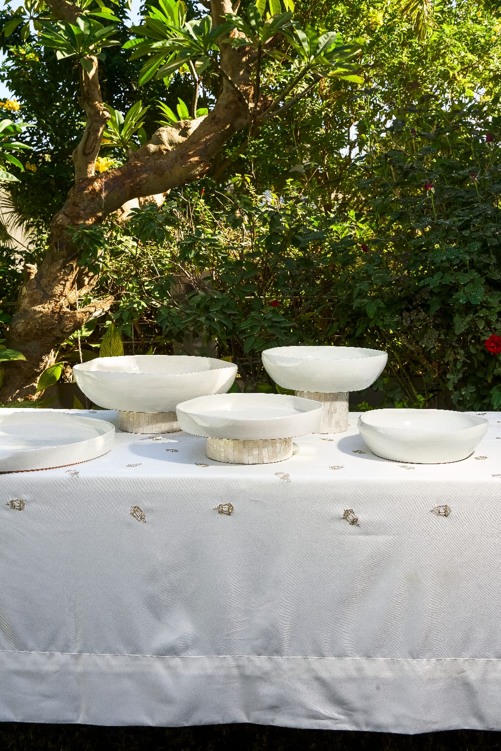 Mother of pearl food riser