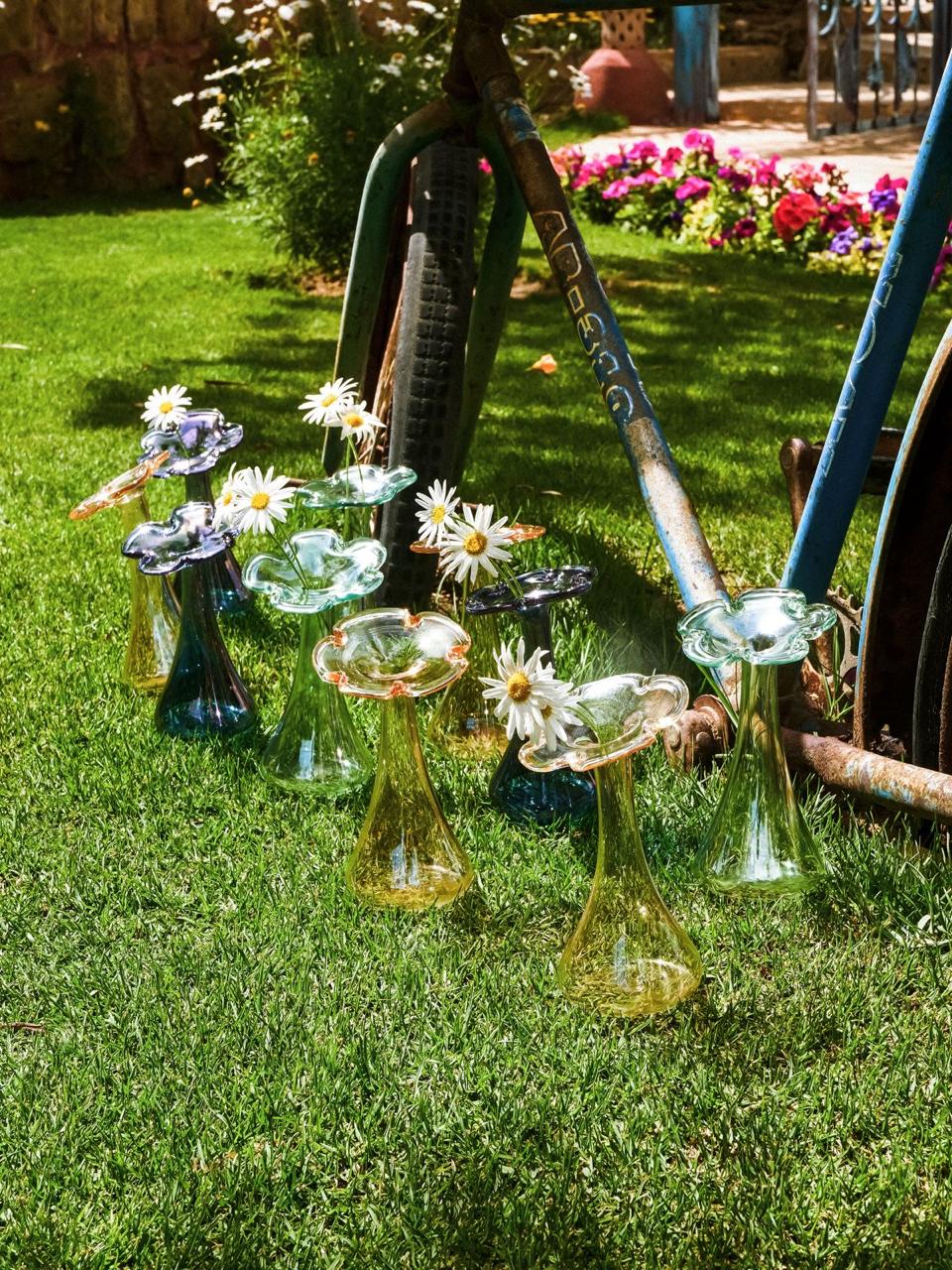 Glass flower vase